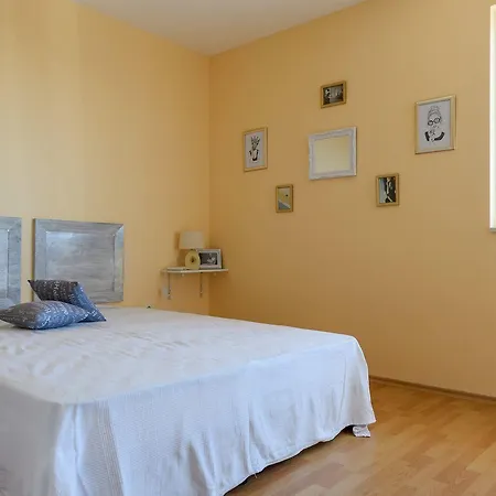 Iris Apartamento Saints Constantine and Helena